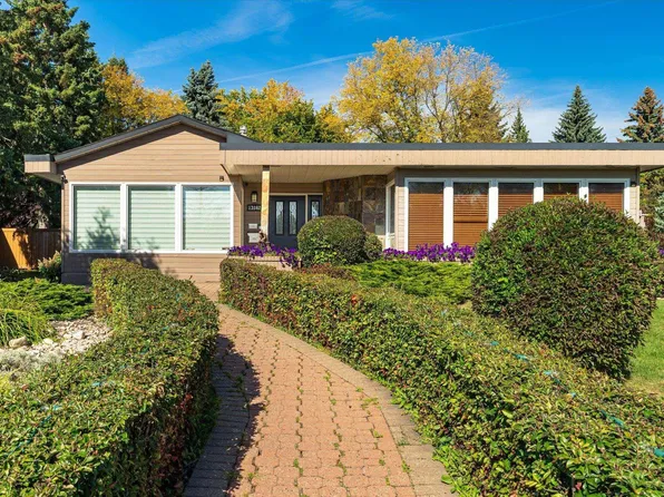 13862 Ravine Dr NW, Edmonton, AB T5N 3M1