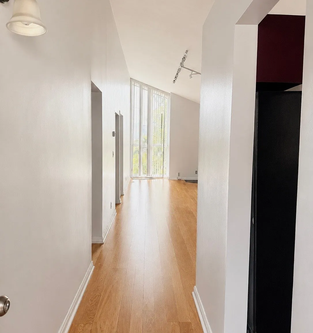 Beautiful Trolley Square Condo — Photo 4