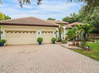 6041 Superior Blvd, Davie, FL 33331