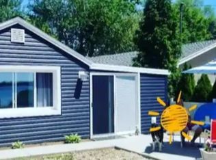 10121 W Ferndale Dr, Manitou Beach, MI