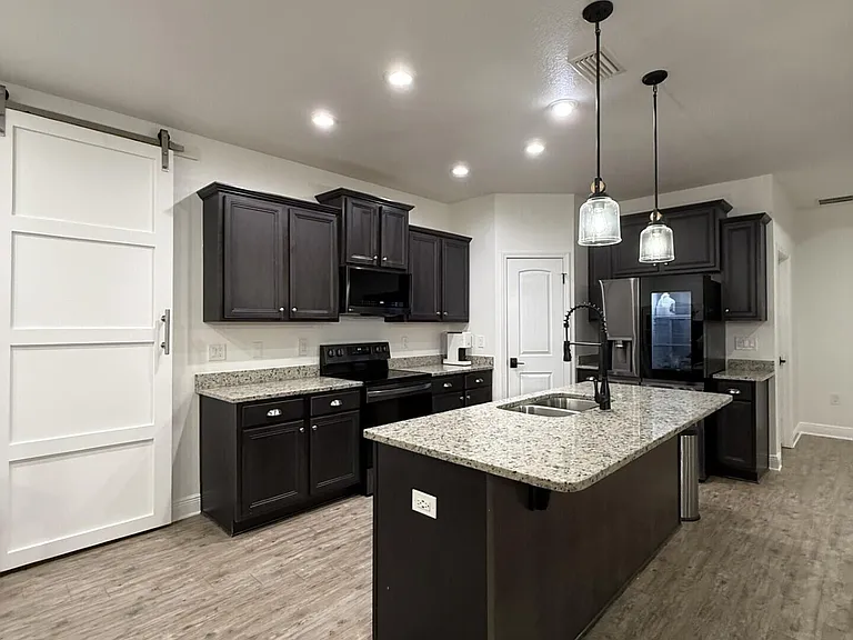 122 N Shoreview Dr — Photo 6