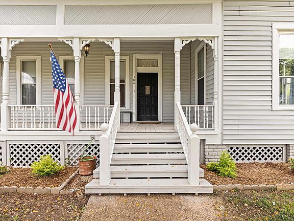 3rd image of 308 Tupelo Dr