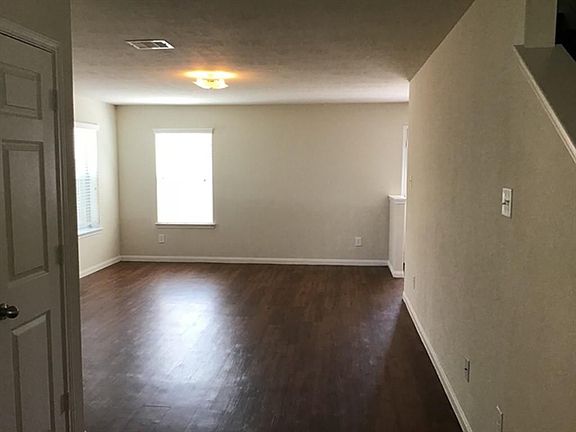 3rd image of 19107 Canaras Ct