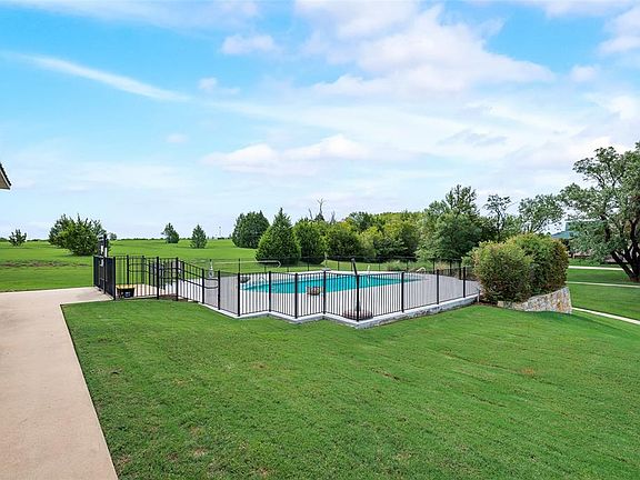 5th image of 1046 Bow St Lot 30