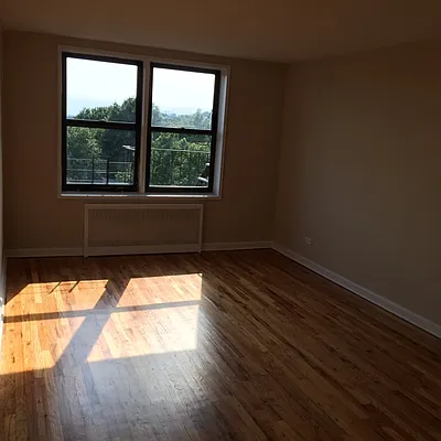 Rented by Alex Tembelis, LREB | media 32