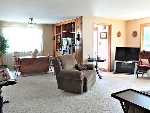 4th image of 26 Moore Ave
