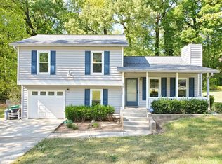 729 Greenhedge Dr, Stone Mountain, GA 30088