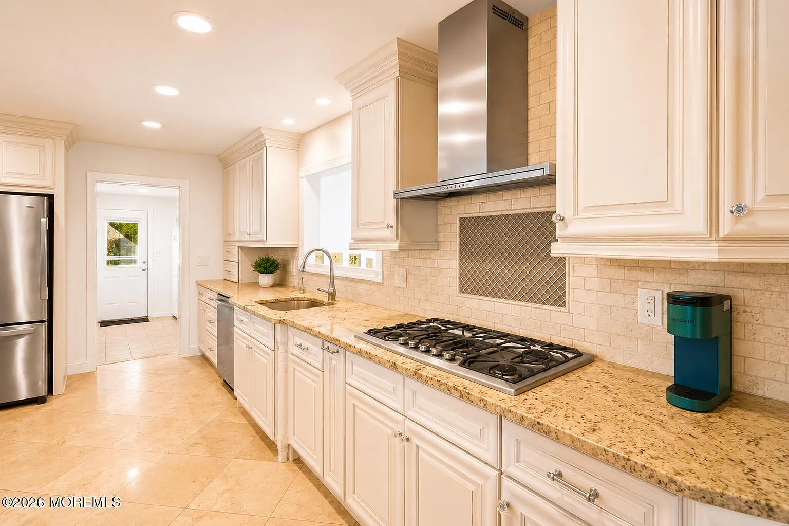 5 bed, 2839 sqft, $2,900 — Photo 4