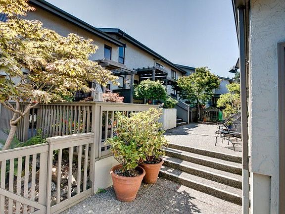 Parkpoint is a beautiful complex, expertly maintained with pride of ownership apparent. Each condomi