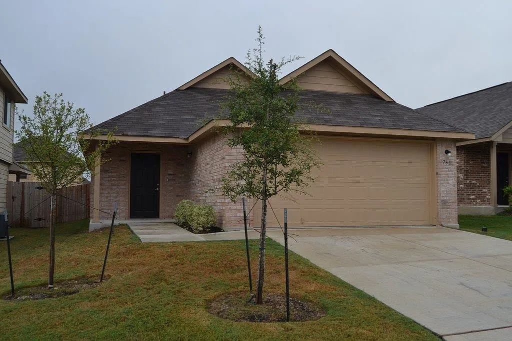Enclave at Northeast Crossing — Photo 1