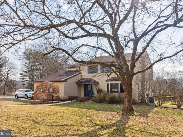 616 Heather Ln, Bryn Mawr, PA 19010