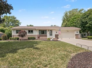 1087 Collingwood Dr, Rochester Hills, MI 48307