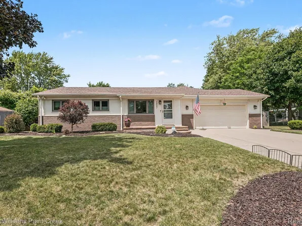 1087 Collingwood Dr, Rochester Hills, MI 48307