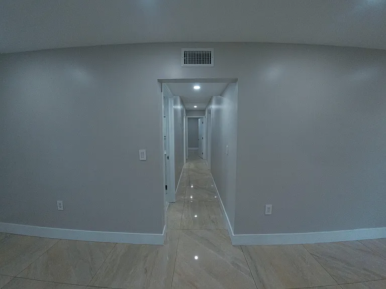 352 Johnston St — Photo 14