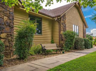 2076 S Spring Dr, Springfield, MO 65809