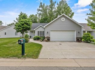 4923 W Woods Creek Ln, Appleton, WI 54913