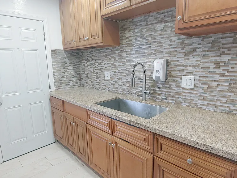 1207 S La Cienega Blvd #D — Photo 5