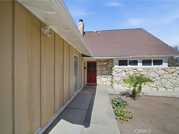 5th image of 395 E Monterey Rd