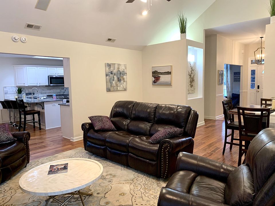 1st image of 105 Digh Cir