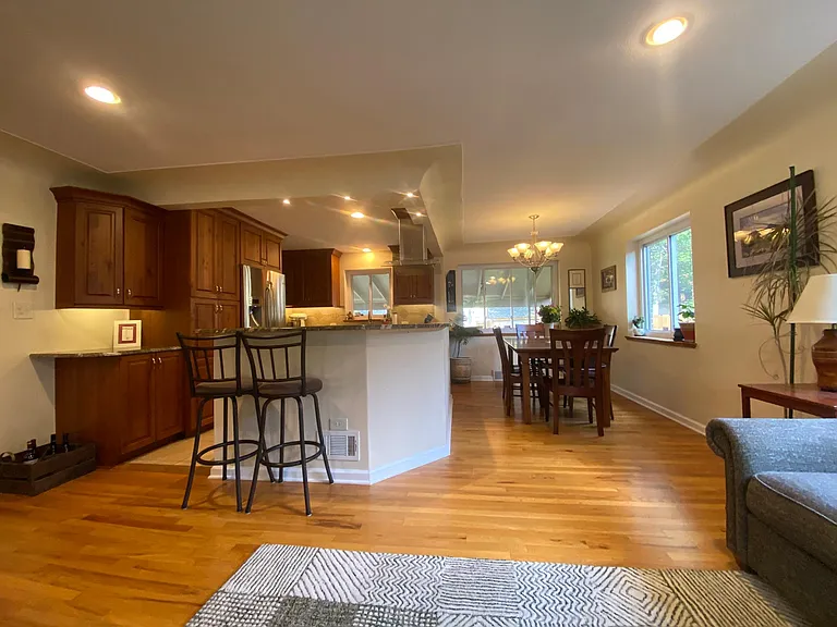 1166 S Jackson St — Photo 27