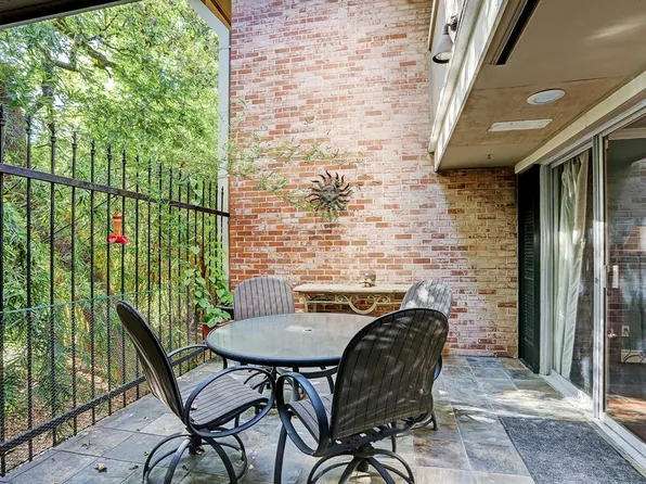 638 S Ripple Creek Dr, Houston, TX 77057