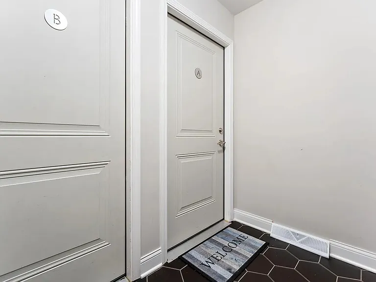 1039 Ridge Rd #B — Photo 2