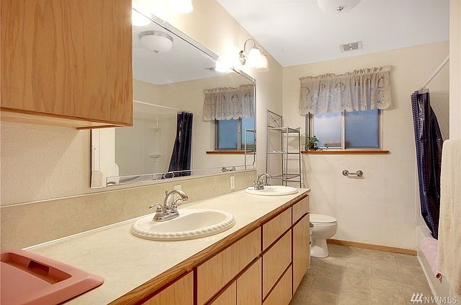 2nd image of 712 14th Avenue Ct SE