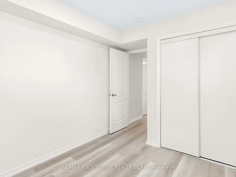 2441 Greenwich Dr #1 — Photo 34