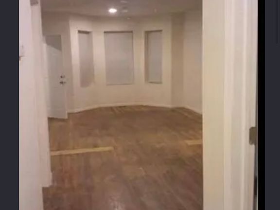 3rd image of 3818 Grand Blvd #2