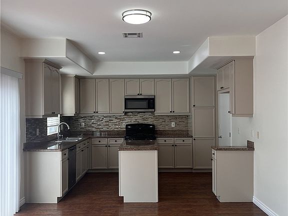 2nd image of 15892 Ocean Ln