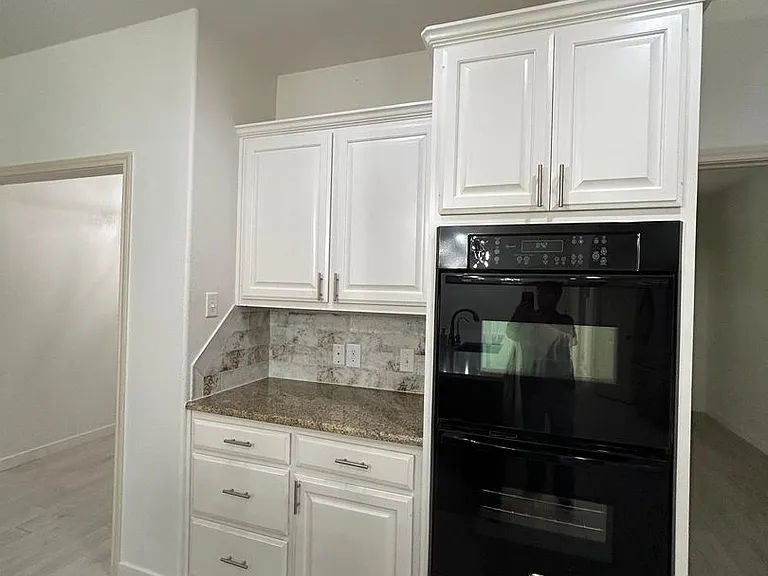 5900 Oak Creek Dr — Photo 6