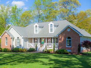 343 Moores Creek Dr, Deltaville, VA 23043