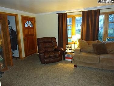 4th image of 250 Bell Ave