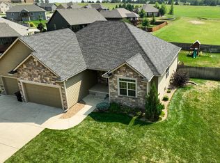 2316 Brookefield Dr, Salina, KS 67401