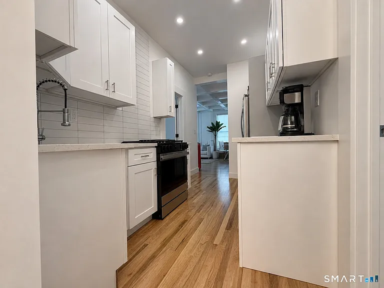 492 Lombard St #1 — Photo 5