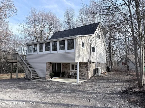 118 Cedar Dr, Long Pond, PA 18334