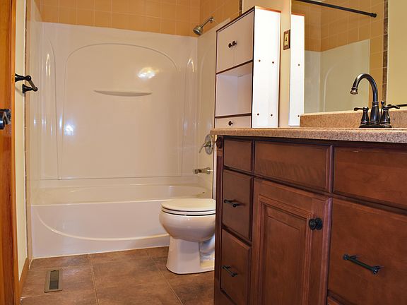 4th image of 1202 Bel Air Dr