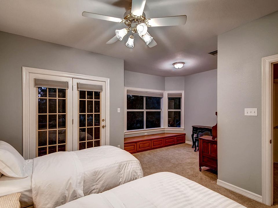 1st image of 2404 Rollingwood Dr