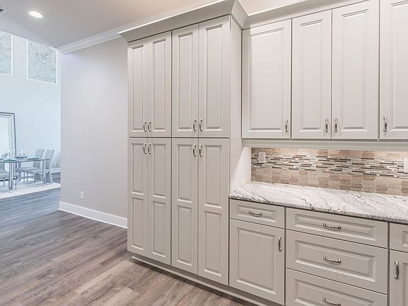 5th image of 520 Siena Ct
