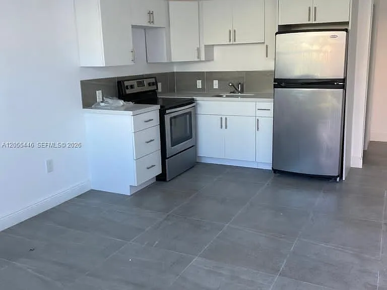 4023 SW 19th St #D — Photo 15
