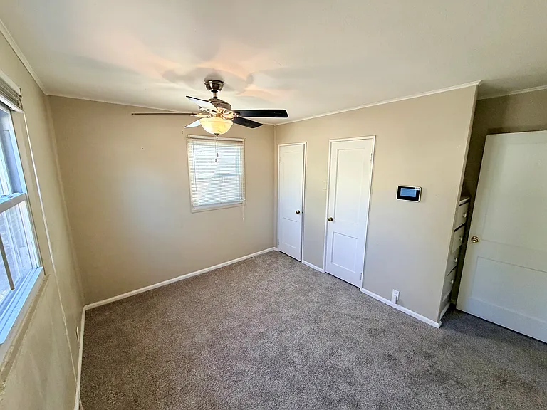 1031 S Parker Dr — Photo 5