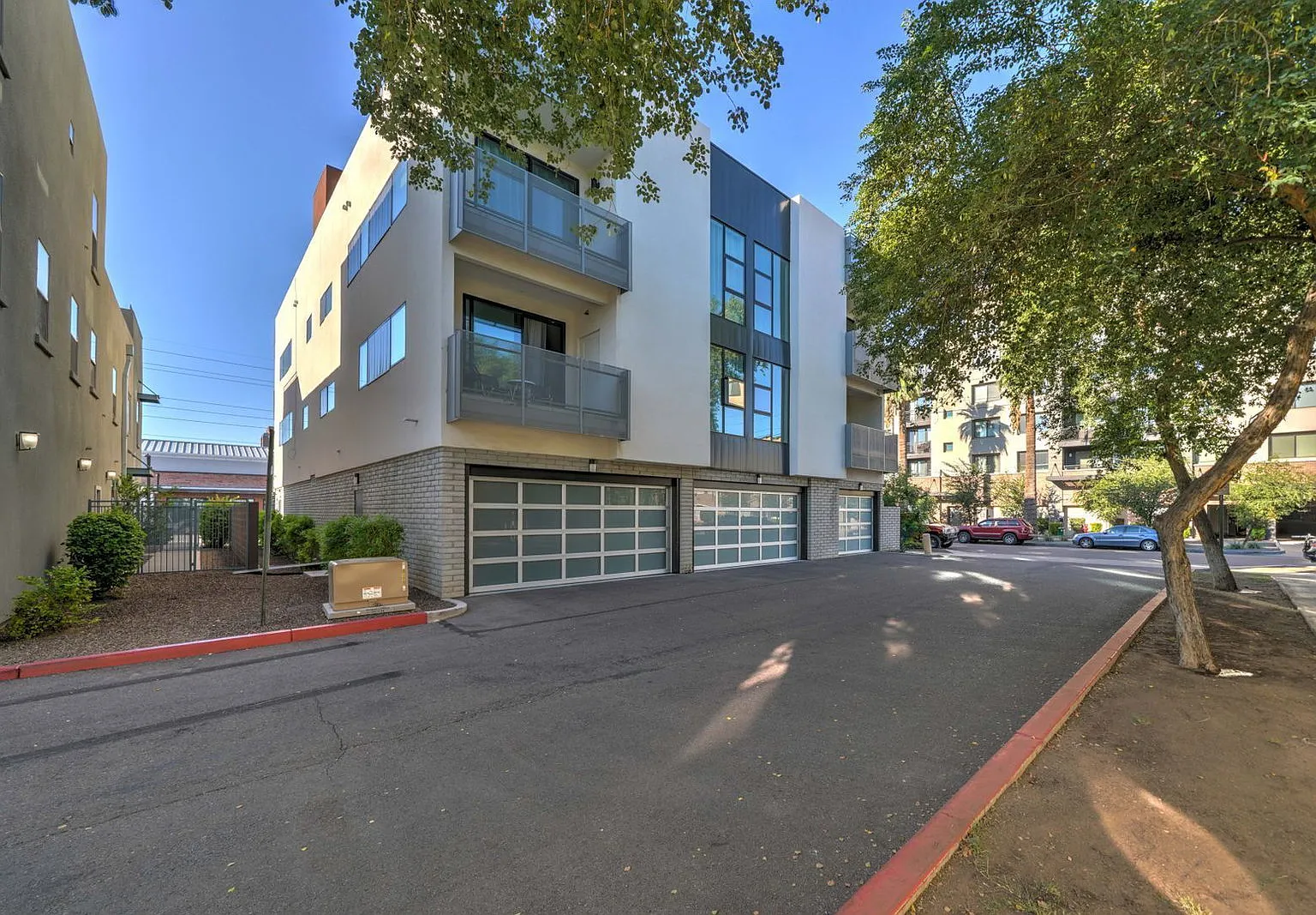 2 bed, 2.5 bath, 2004 sqft, $3,000 — Photo 4