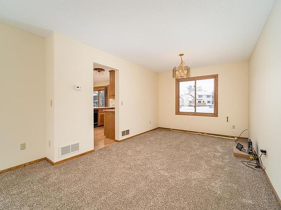 5th image of 9115 Loch Lomond Blvd N