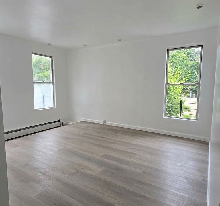 1st image of 927 Jennings St APT 5