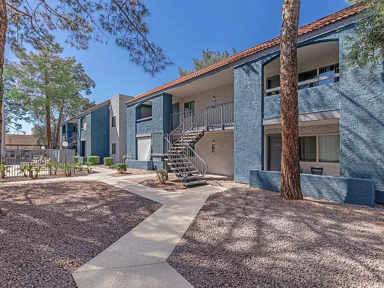 Gilbert Greens — Photo 24