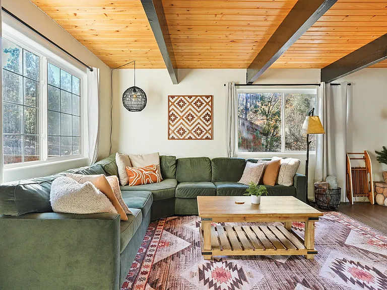 692 Santa Barbara Ave — Photo 9