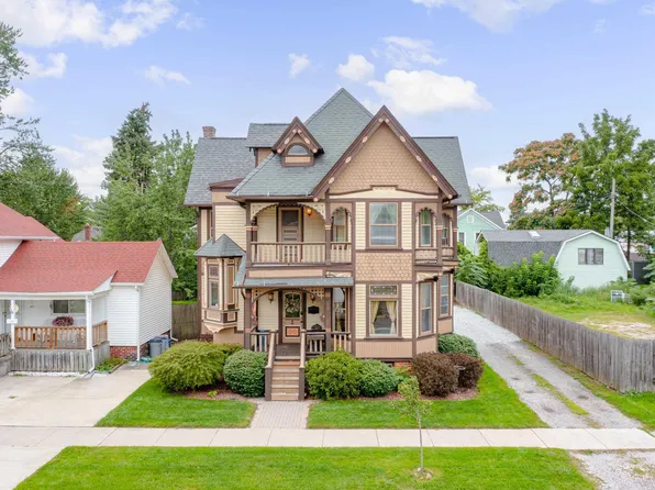 124 S Elizabeth St, Marine City, MI 48039