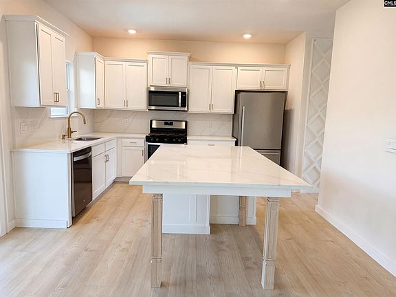 2nd image of 1615 Birch Grain Rd