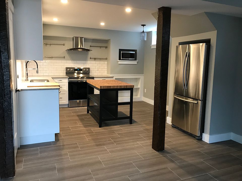 Eat in kitchen