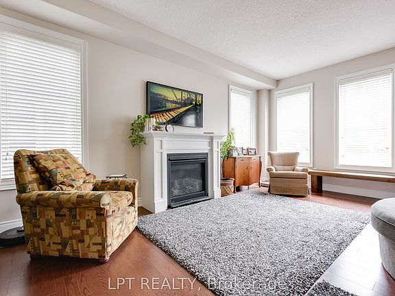 4th image of 37 Wilson St